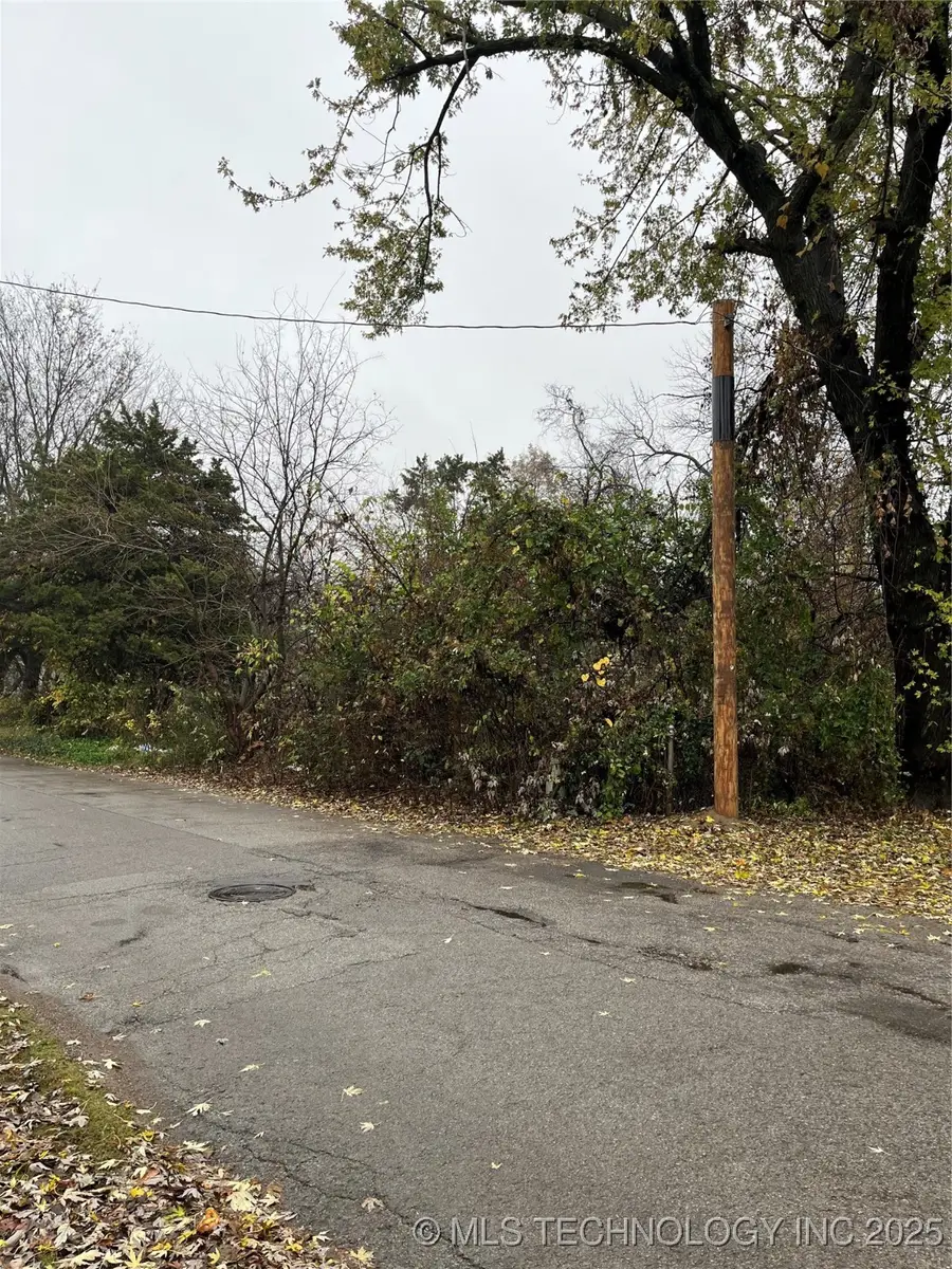 2022 W 43rd Street, Tulsa, OK 74107 - Image #2