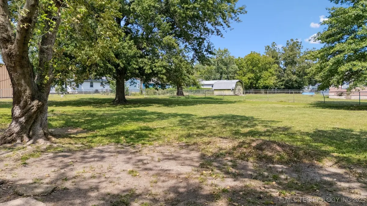 S Gray Court, Chouteau, OK 74337 - Image #1