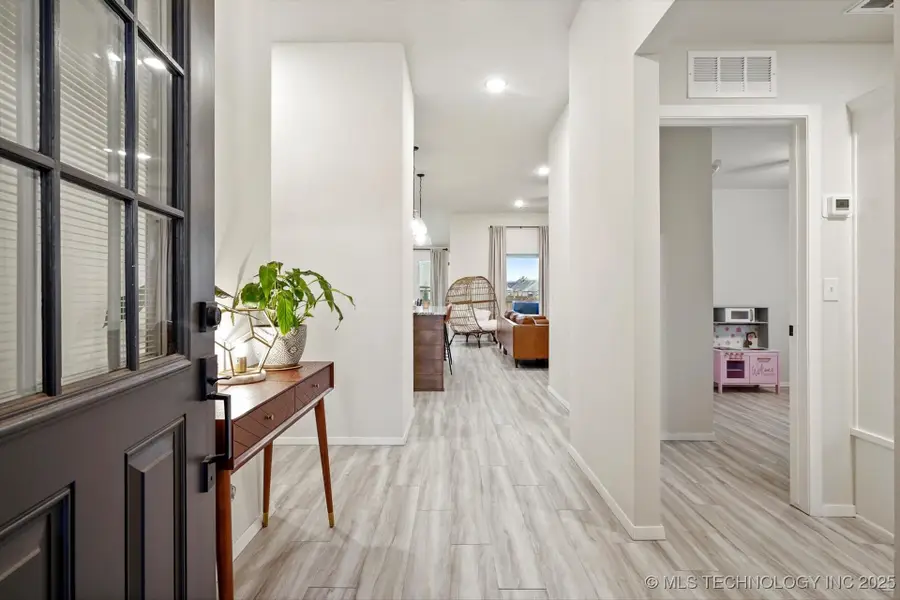 6802 S Hemlock Avenue, Broken Arrow, OK 74011 - Image #2