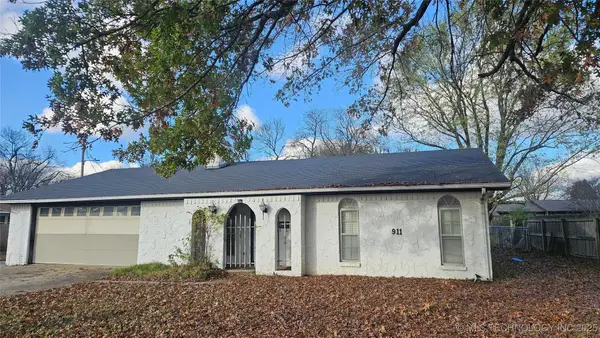 911 W Mcintosh Avenue, Checotah, OK 74426