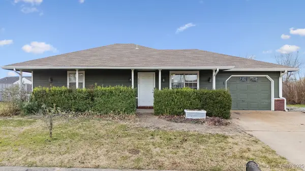 232 Eastmanor Circle, Pryor, OK 74361