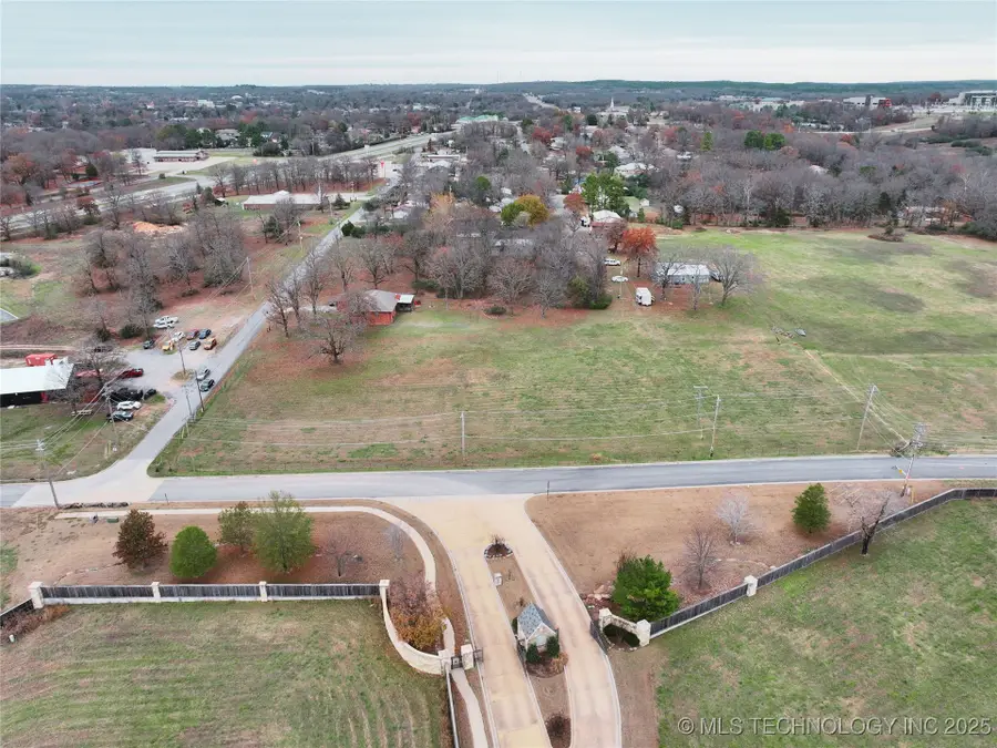 1290 E 4th Street, Tahlequah, OK 74464 - Image #2