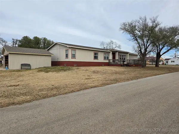 306 W Oklahoma, Medford, OK 73759