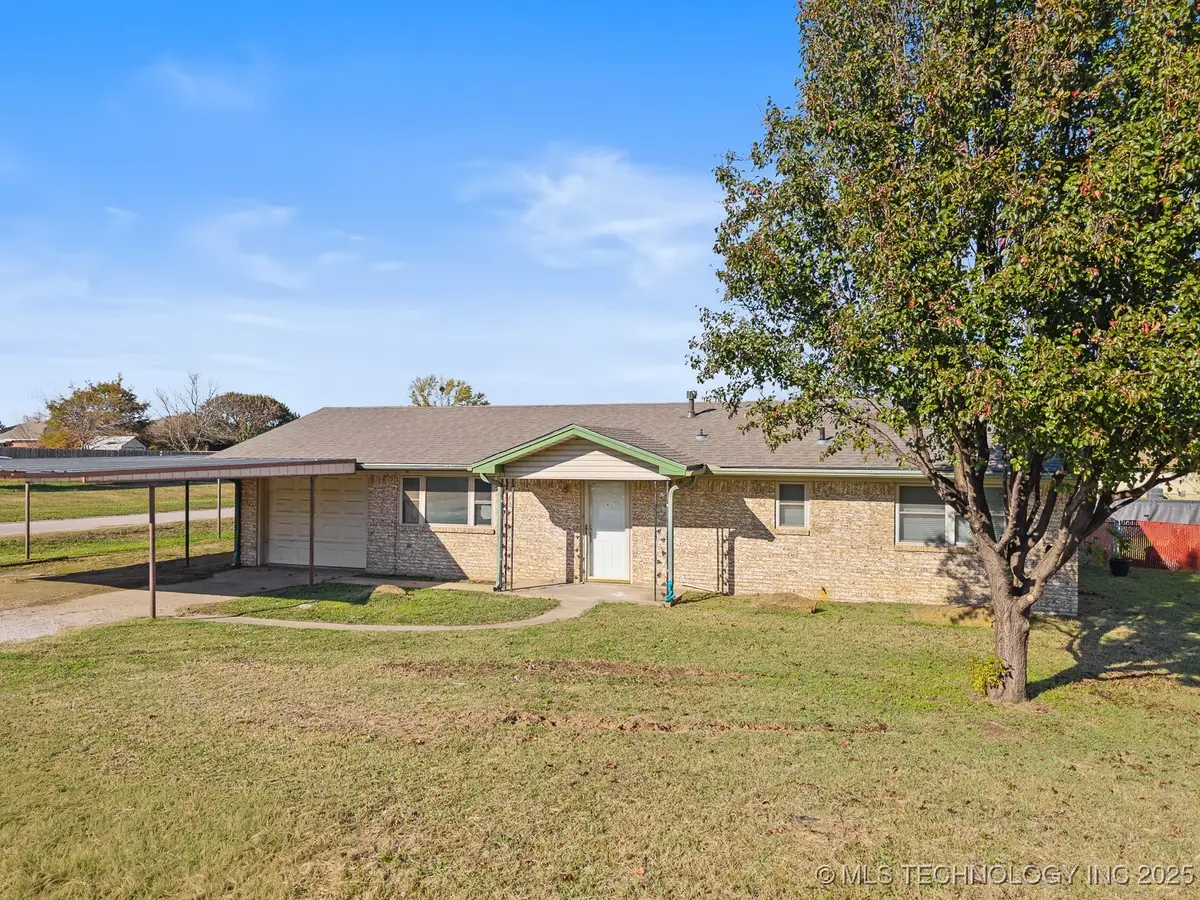 114 Laurel Street, Lone Grove, OK 73443 - Image #1