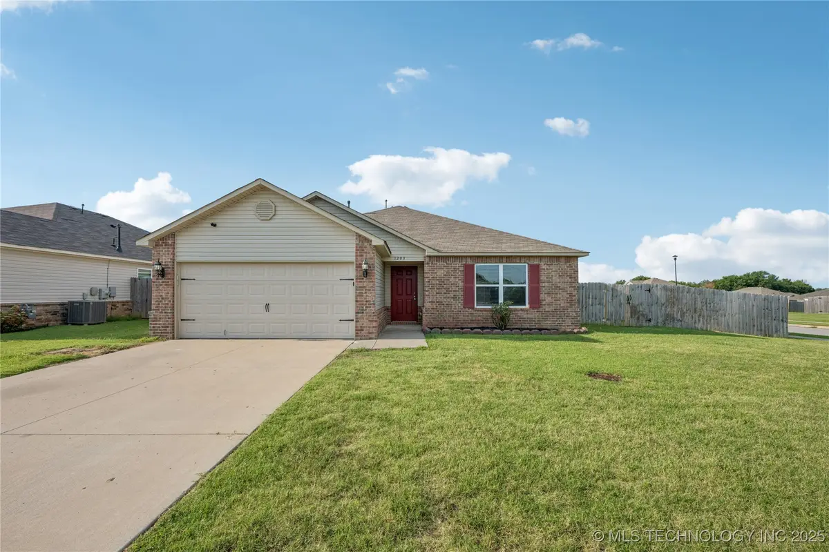 1203 E Quincy Street, Broken Arrow, OK 74012 - Image #1