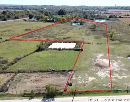 4 E 1100 Road, Checotah, OK 74426