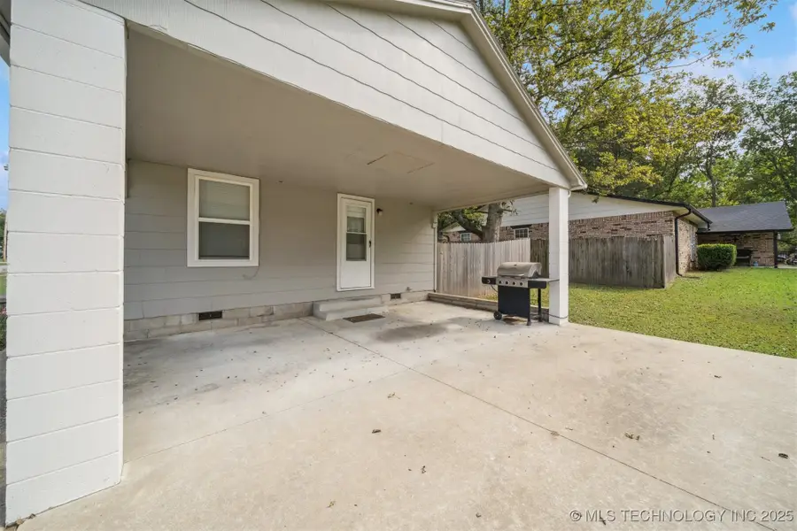 902 SE 1st Street, Pryor, OK 74361 - Image #2