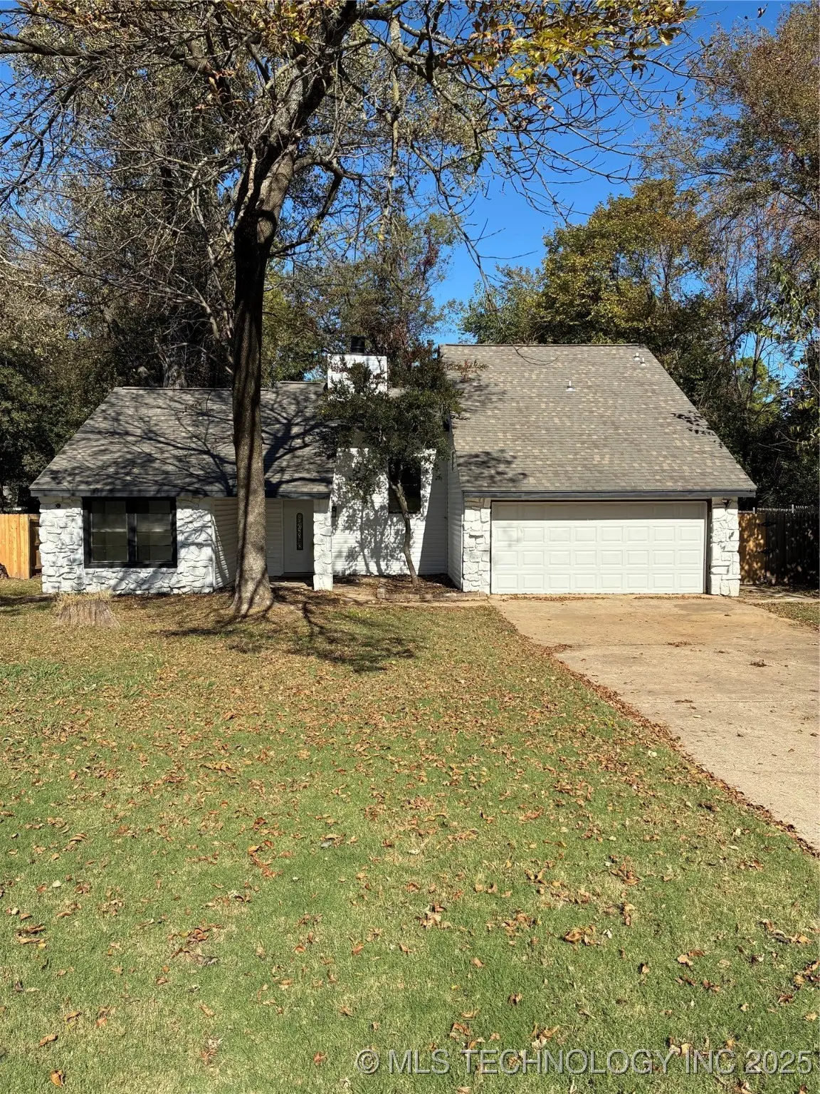 1912 W Pittsburg Court, Broken Arrow, OK 74012 - Image #1