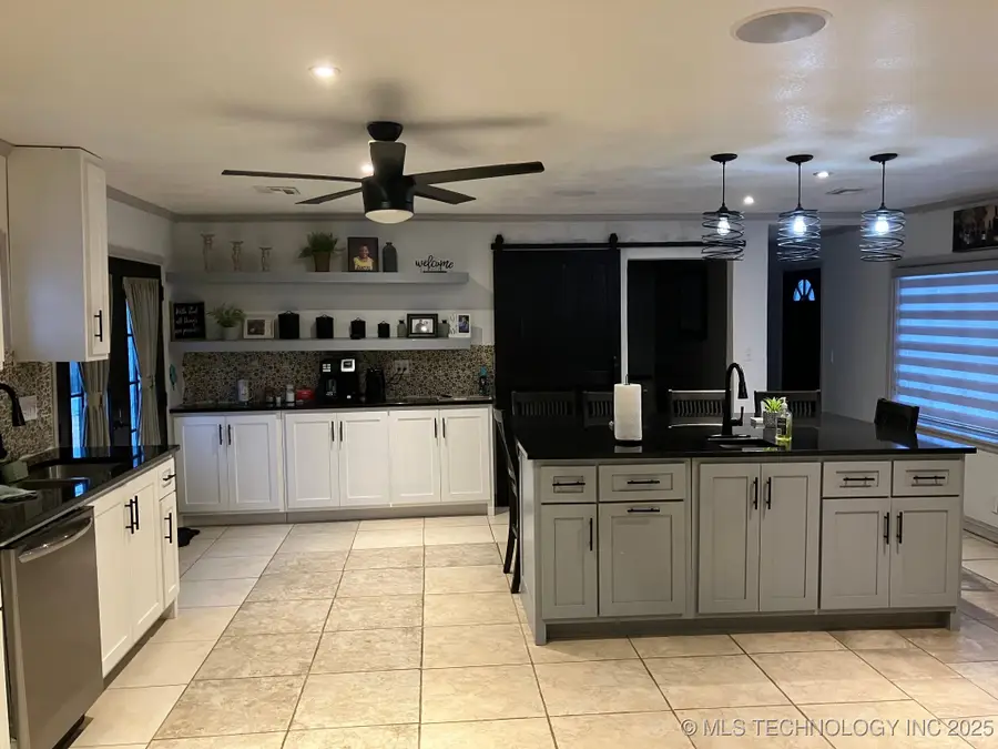 32 E 44th Place, Tulsa, OK 74106 - Image #3