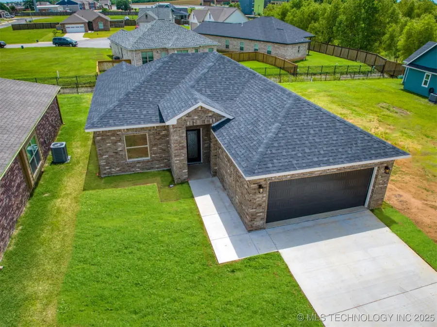 1190 Wild Indigo Circle, Calera, OK 74730 - #2