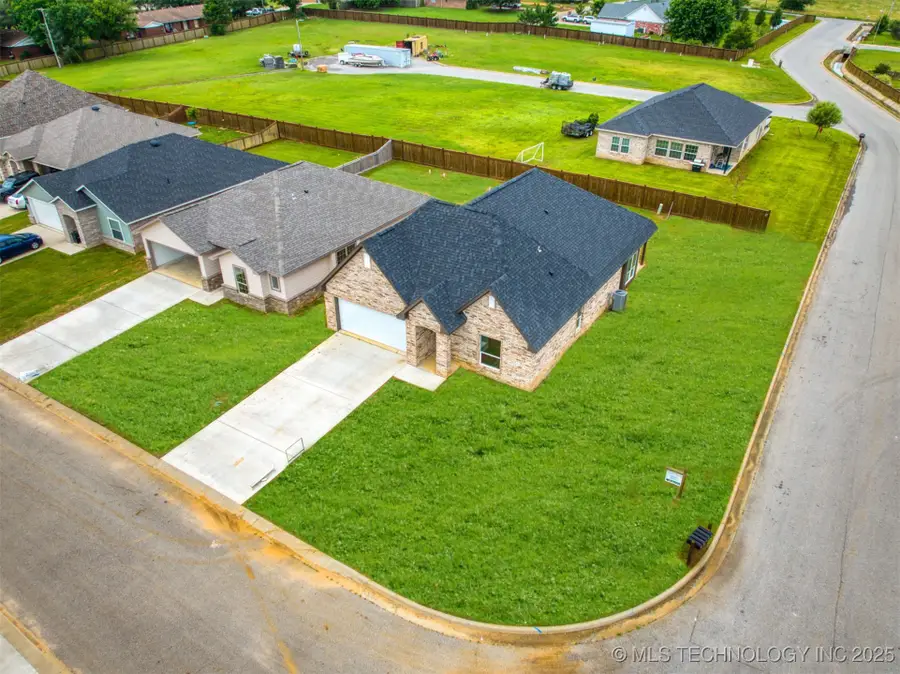 1197 Wild Indigo Circle, Calera, OK 74730 - #3