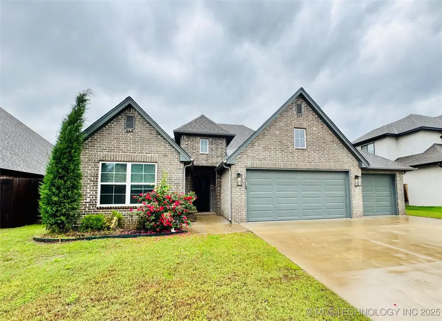 6612 S Indianwood Avenue, Broken Arrow, OK 74011 - Image #2