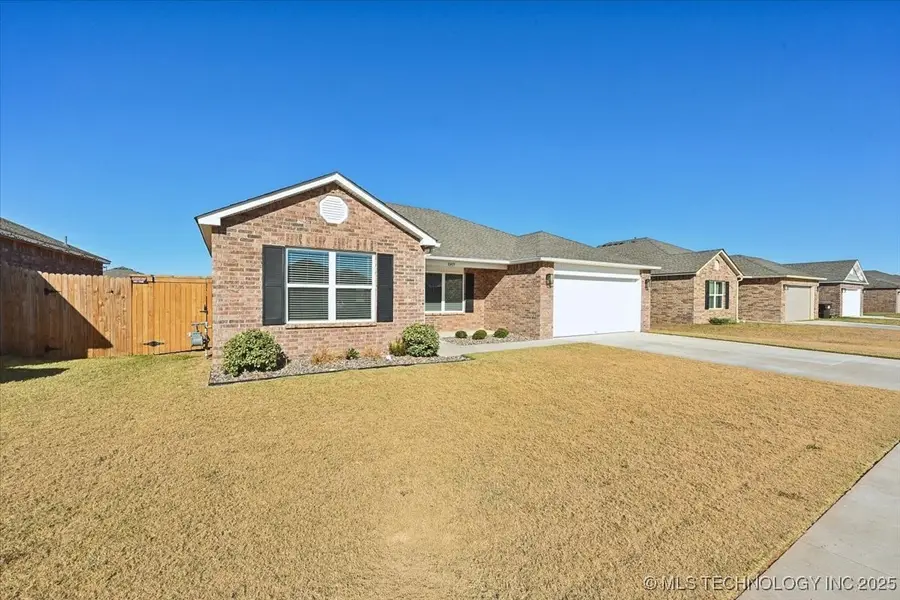 8419 E 162nd Place S, Bixby, OK 74008 - Image #2