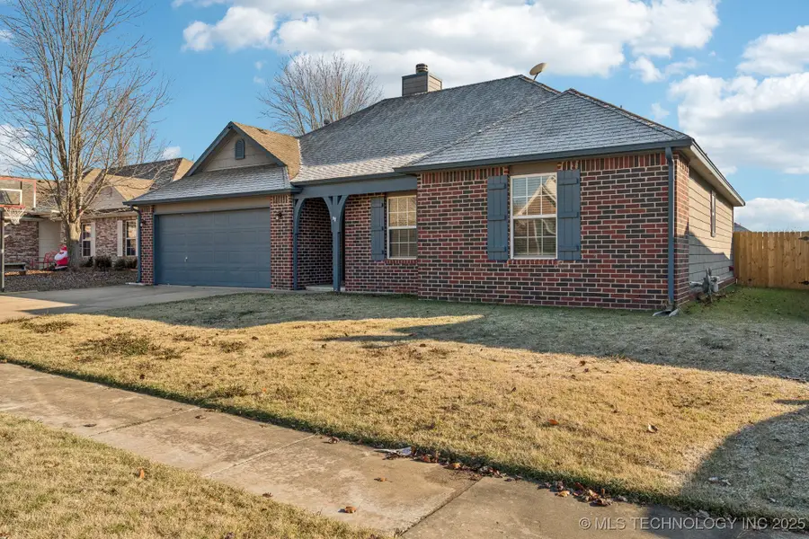 1124 S Catalina Drive, Oologah, OK 74053 - Image #2