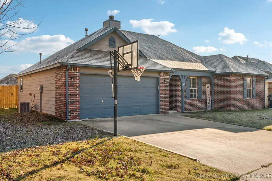 1124 S Catalina Drive, Oologah, OK 74053 - Image #3