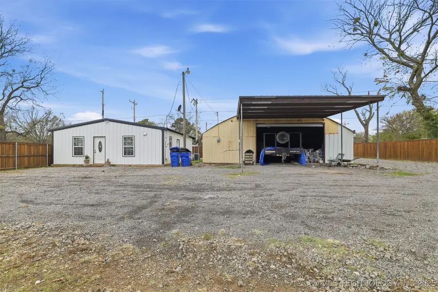 312 Godfrey Avenue, Colbert, OK 74733 - Image #2