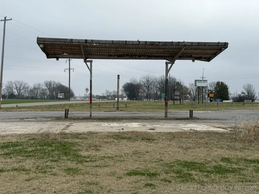 9999 Hwy 100, Webbers Falls, OK 74470 - Image #2