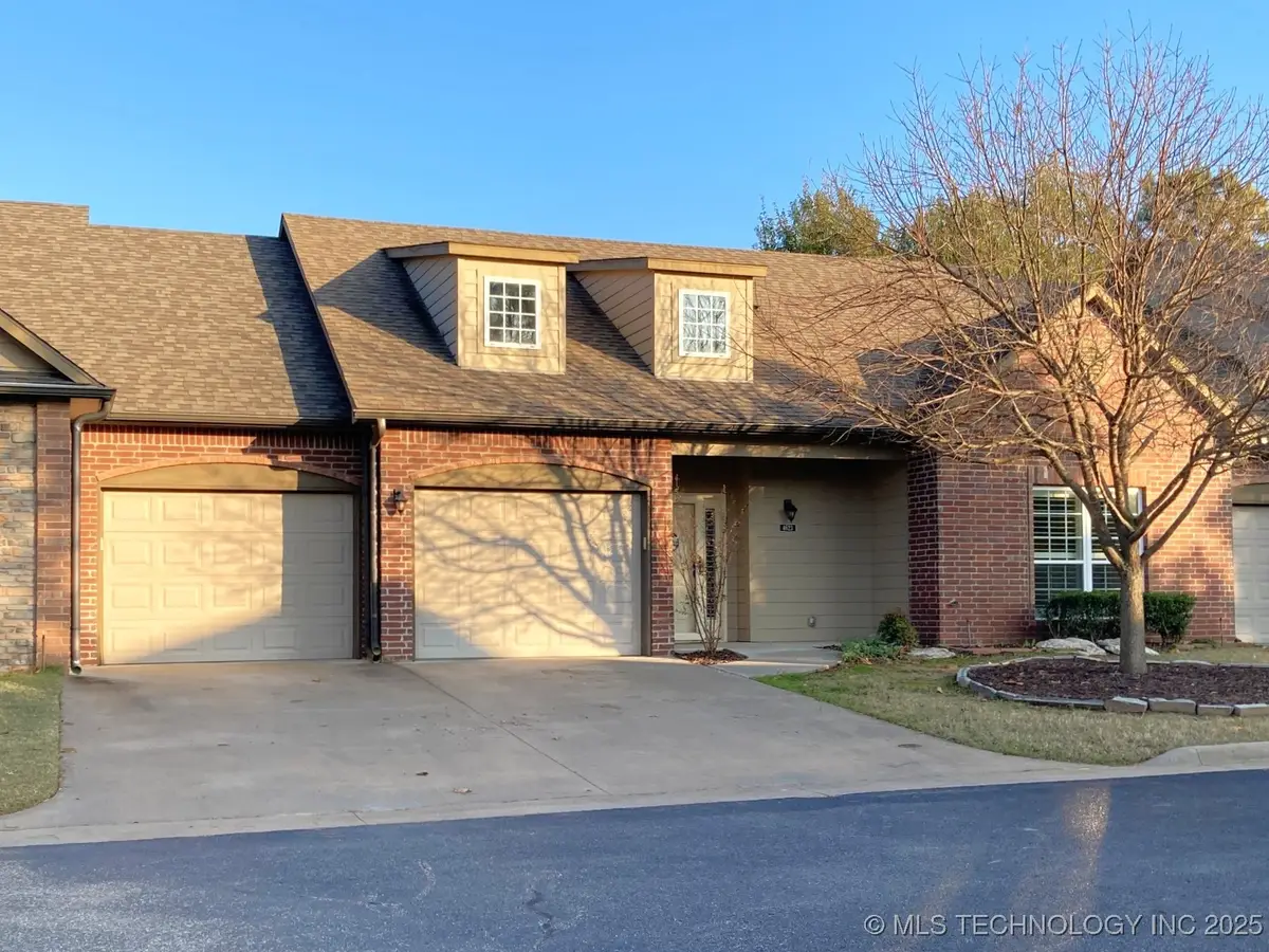 4623 S Royal Dublin Lane, Broken Arrow, OK 74011 - Image #1