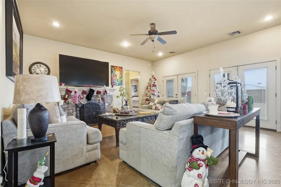 2413 W 109th Street S, Jenks, OK 74037 - Image #2