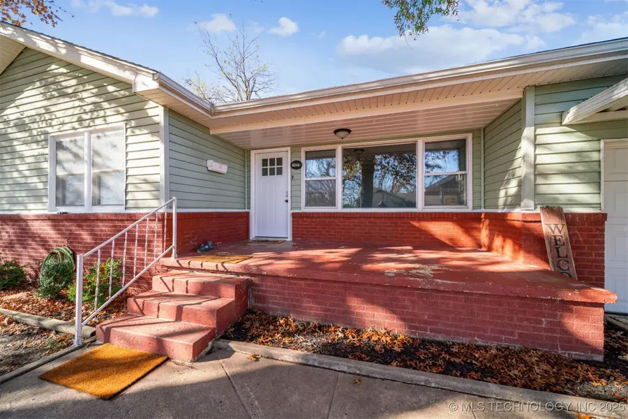 1122 S Russell Street, Skiatook, OK 74070 - Image #2