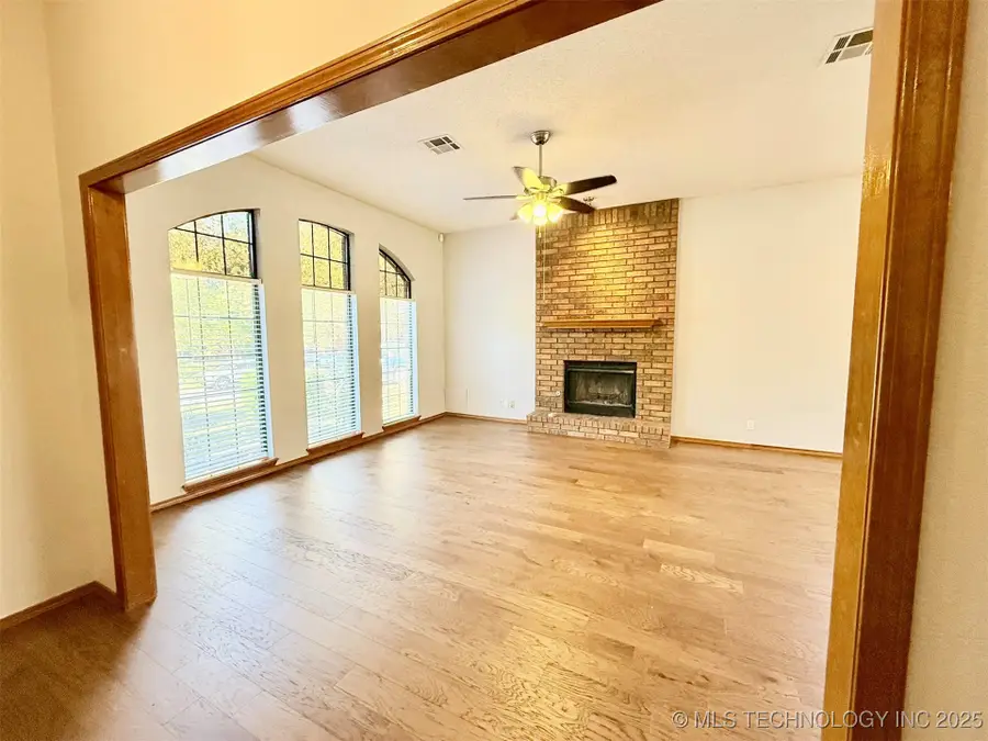 11301 S 107th East Avenue, Bixby, OK 74008 - Image #2