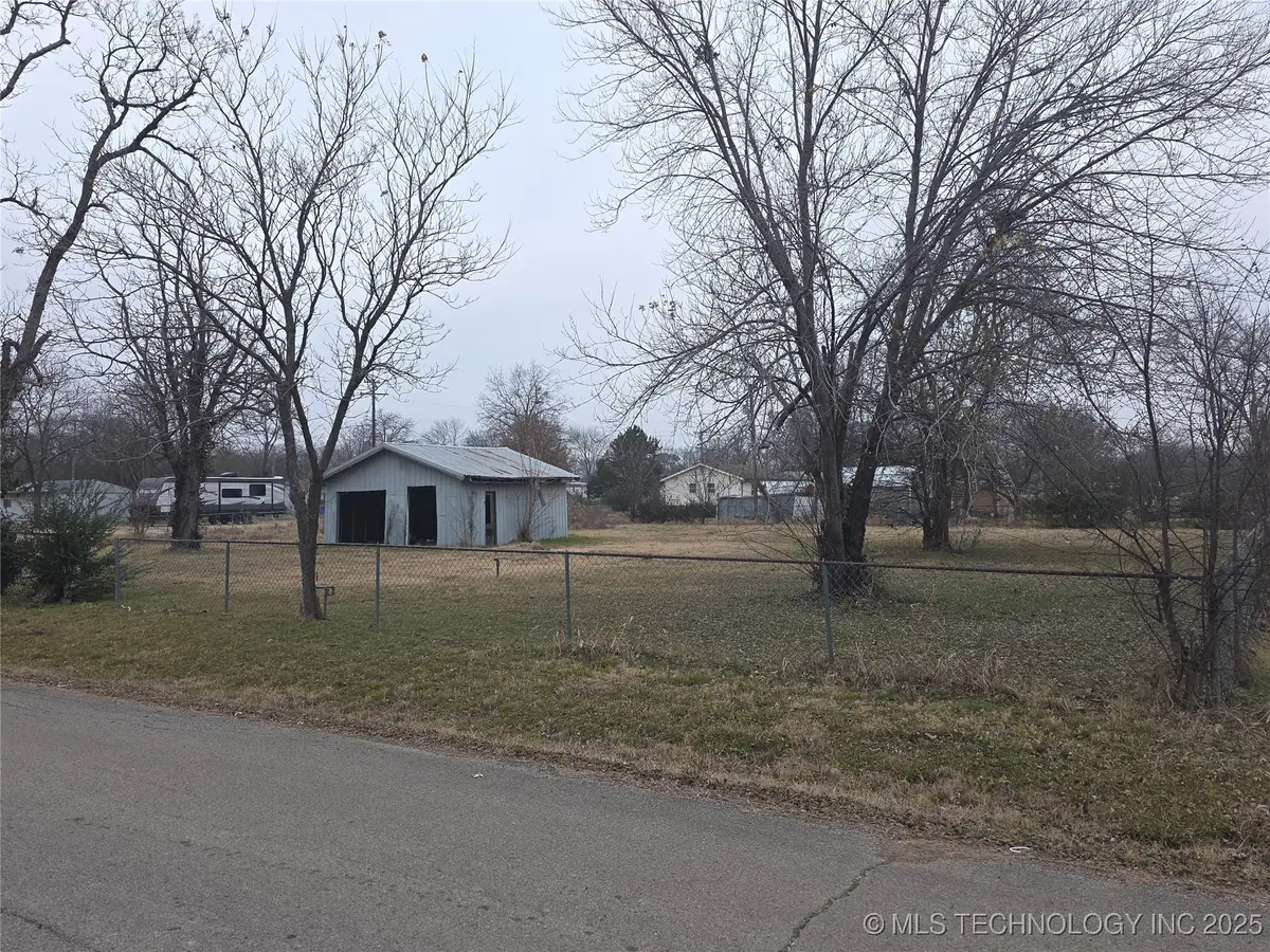 415 E Holly Street, Haskell, OK 74436 - Image #1