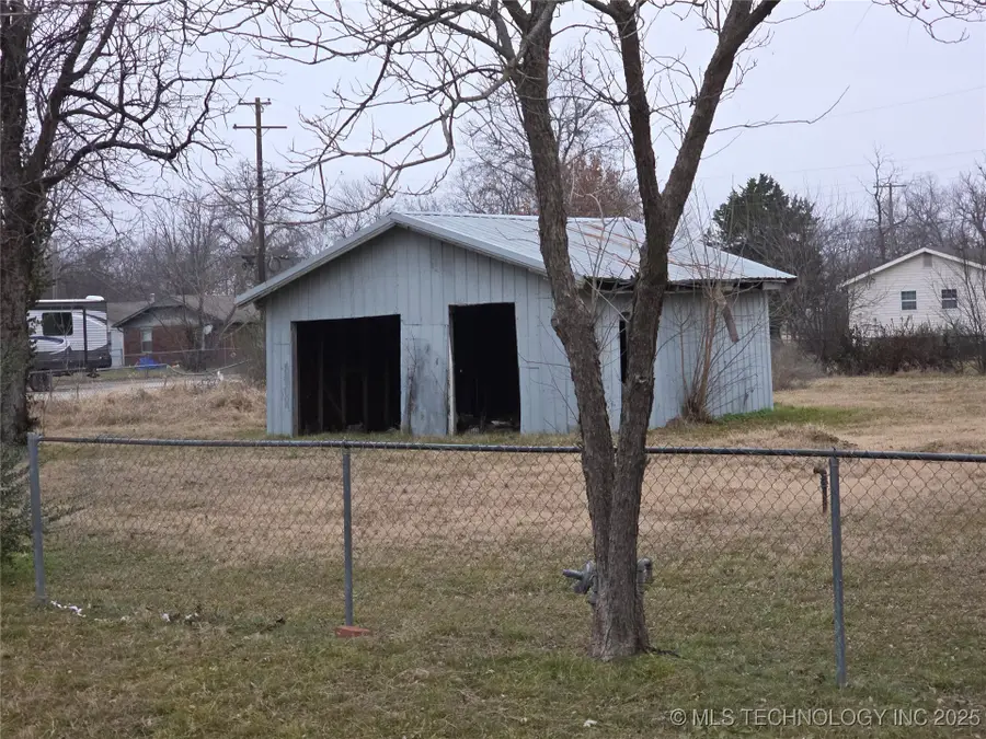 415 E Holly Street, Haskell, OK 74436 - Image #3
