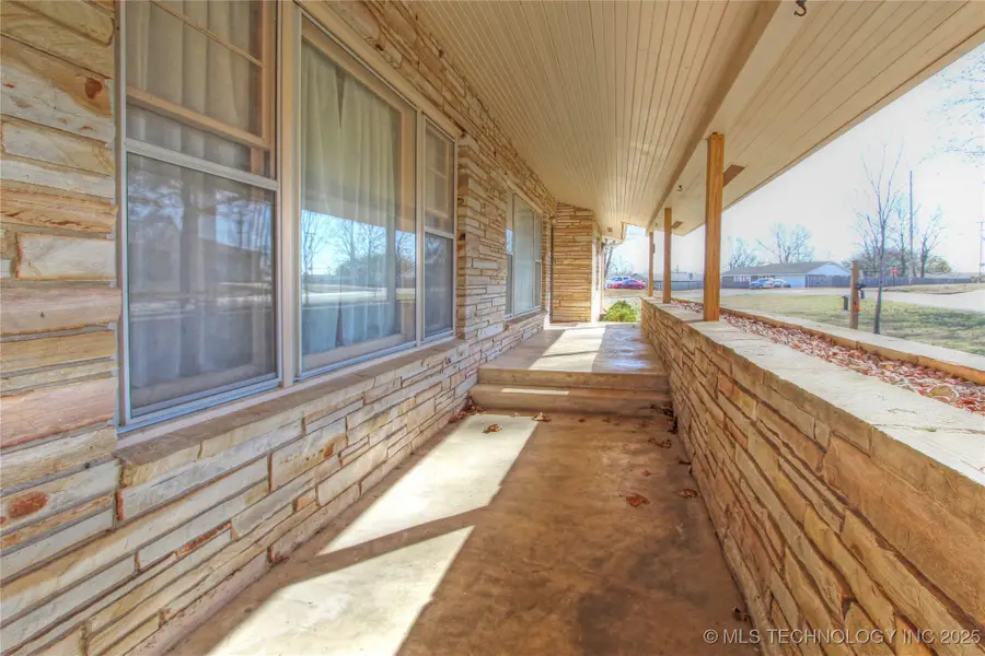 912 W Shawnee Avenue, Nowata, OK 74048 - Image #3