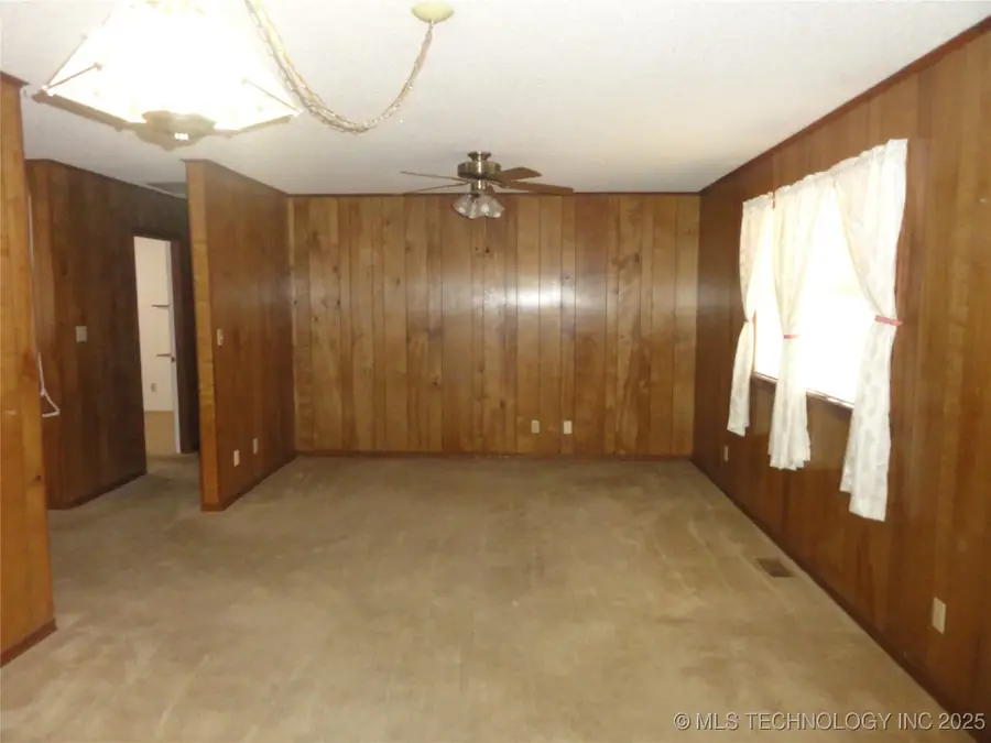 714 S Hickory Street, Nowata, OK 74048 - Image #3