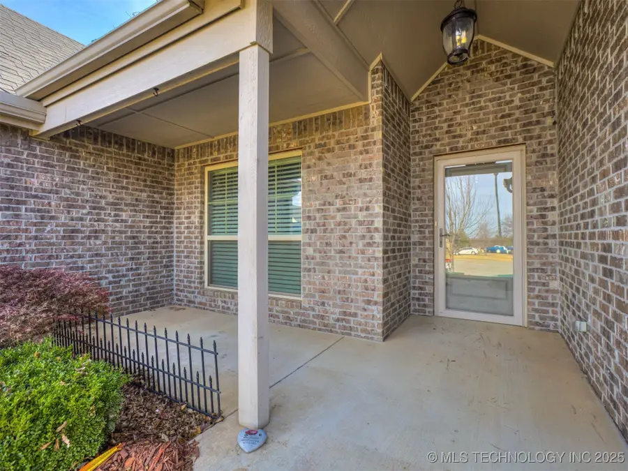 732 W 40th Place, Sand Springs, OK 74063 - Image #2
