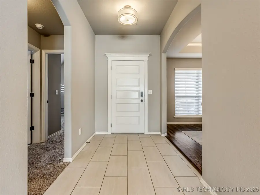 732 W 40th Place, Sand Springs, OK 74063 - Image #3