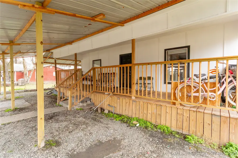 820 E Okmulgee Avenue, Checotah, OK 74426 - Image #2