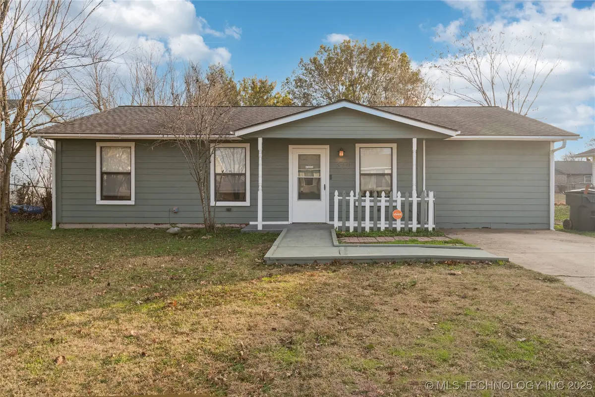 819 Cowell Street, Claremore, OK 74017 - Image #1