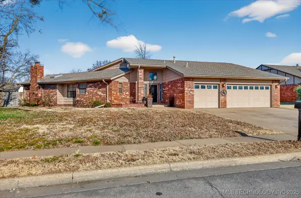 2616 Chapel Hill, Bartlesville, OK 74006
