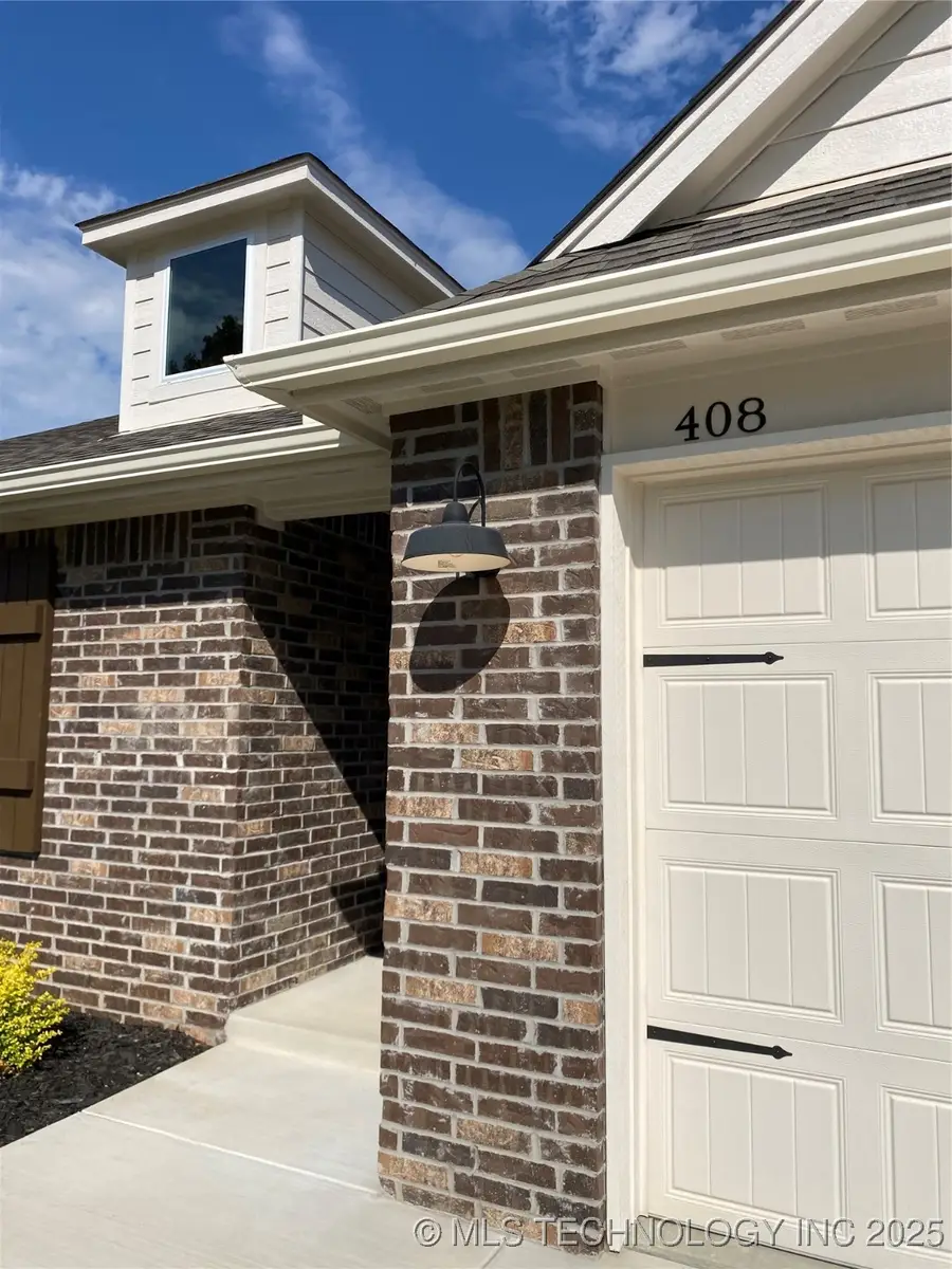 408 NW 7th Street, Wagoner, OK 74467 - #2