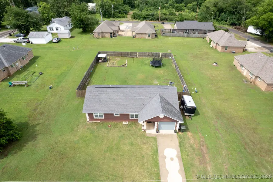 609 W Smiser Road, Calera, OK 74730 - #2