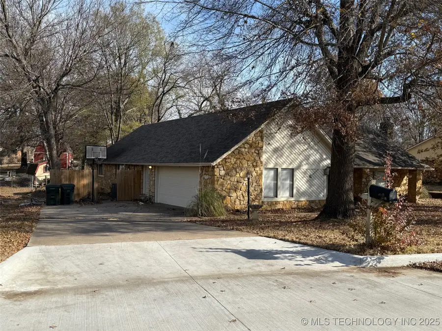 2404 Driftwood Drive, Claremore, OK 74017 - Image #3