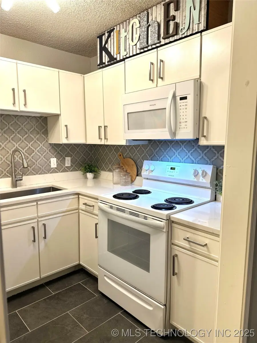 2240 W Quantico Street, Broken Arrow, OK 74011 - Image #2