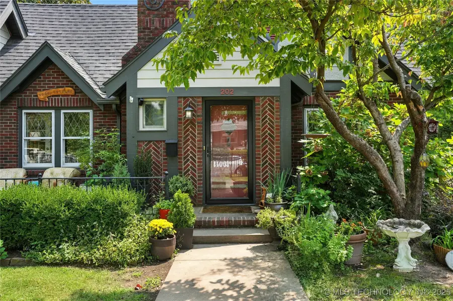 202 Hazel Boulevard, Tulsa, OK 74114 - Image #3