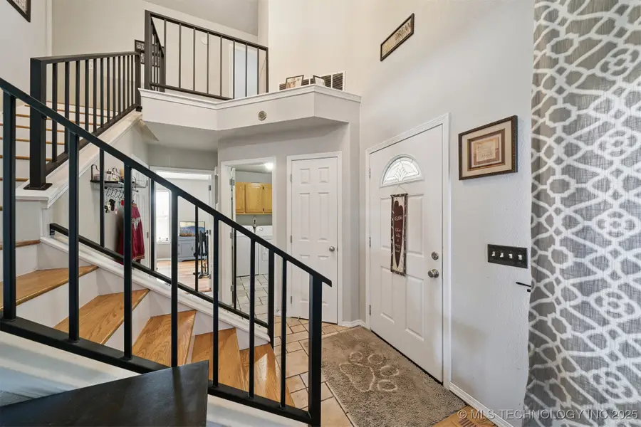 4209 S Chestnut Court, Broken Arrow, OK 74011 - Image #2