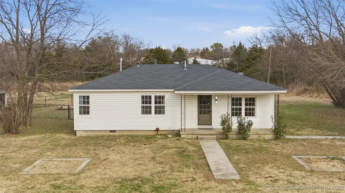 1005 W 2nd Street, Stroud, OK 74079 - Image #1