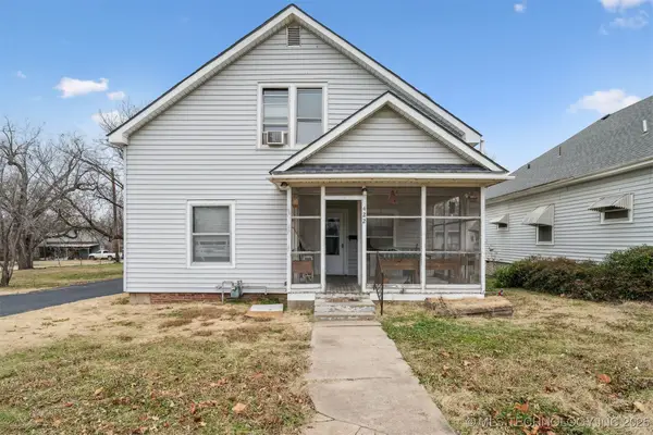 422 W Davis Drive, Nowata, OK 74048