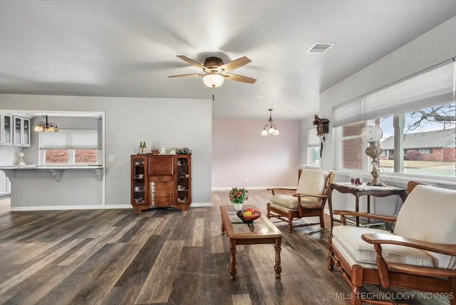 2039 S 69th East Place, Tulsa, OK 74112 - Image #3