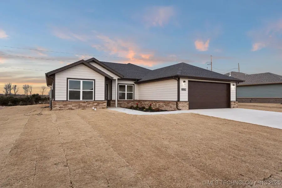 1129 Center Court Circle, Grove, OK 74344 - #3