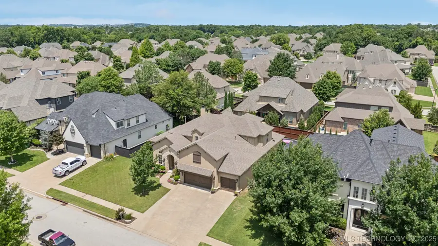 9545 E 108th Street S, Bixby, OK 74133 - #3