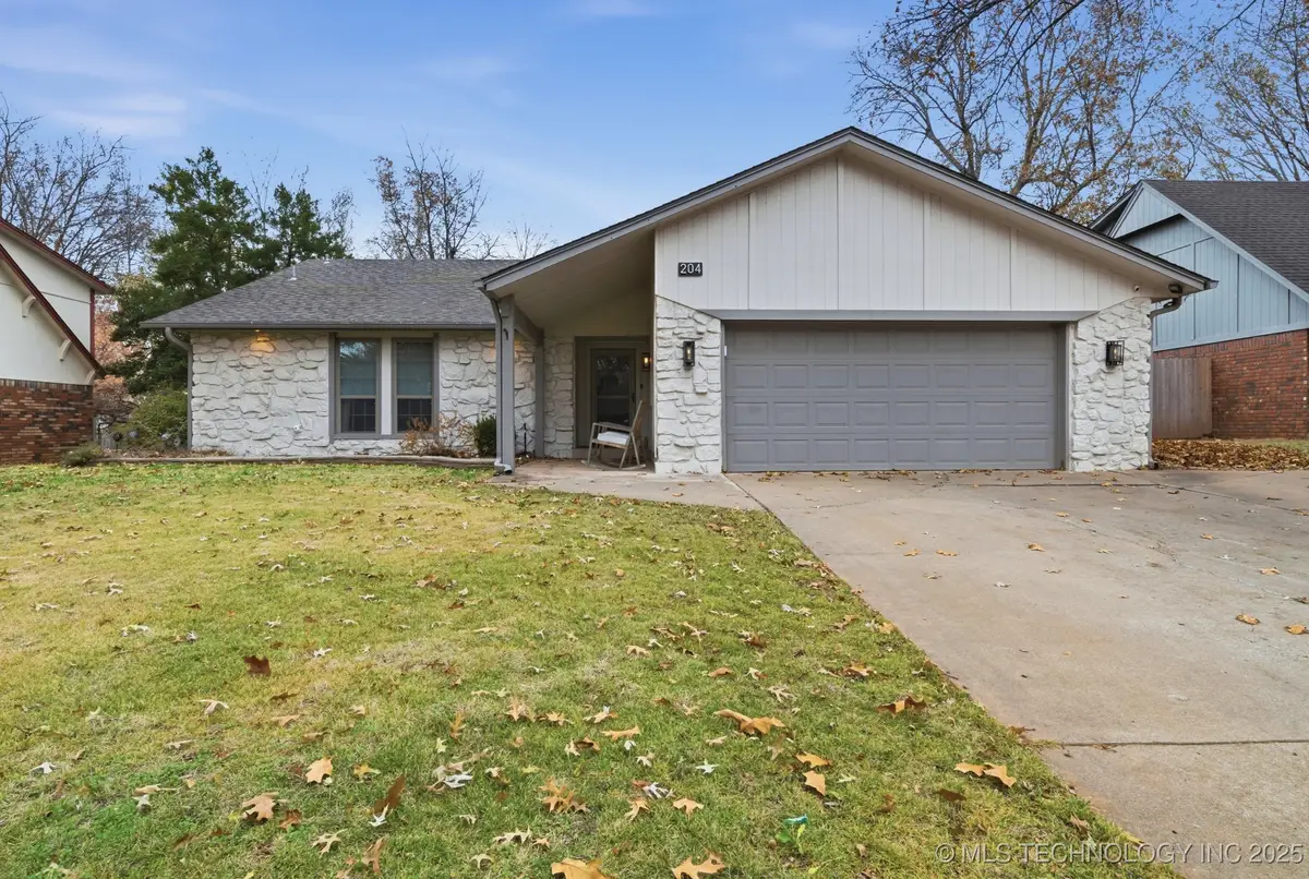 204 W Albuquerque Street, Broken Arrow, OK 74011 - Image #1