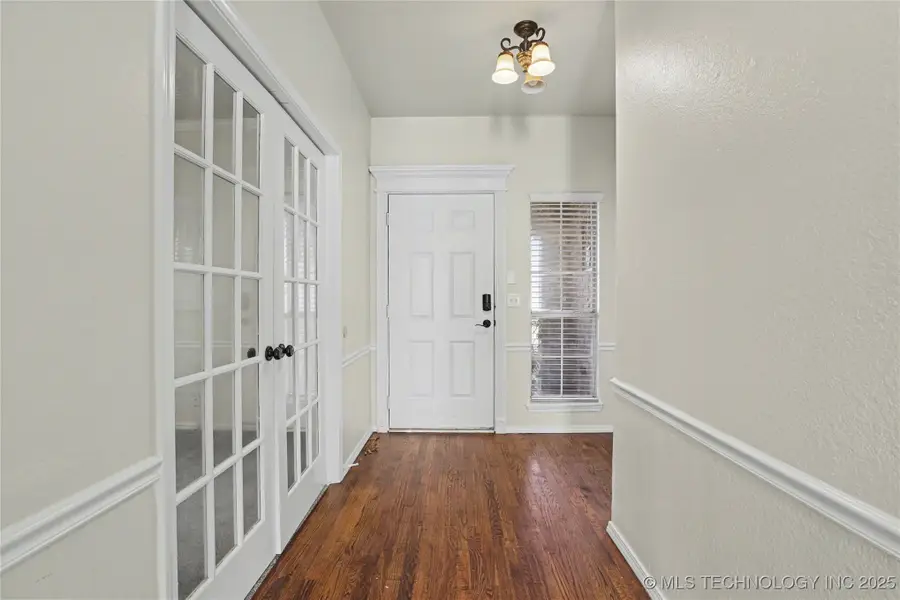 1016 S Willow Avenue, Broken Arrow, OK 74012 - Image #2