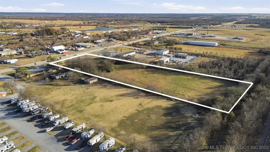 1203 S Chouteau Avenue, Chouteau, OK 74337 - Image #2