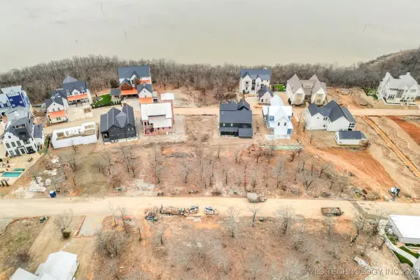 112 Sandstone Drive, Carlton Landing, OK 74432