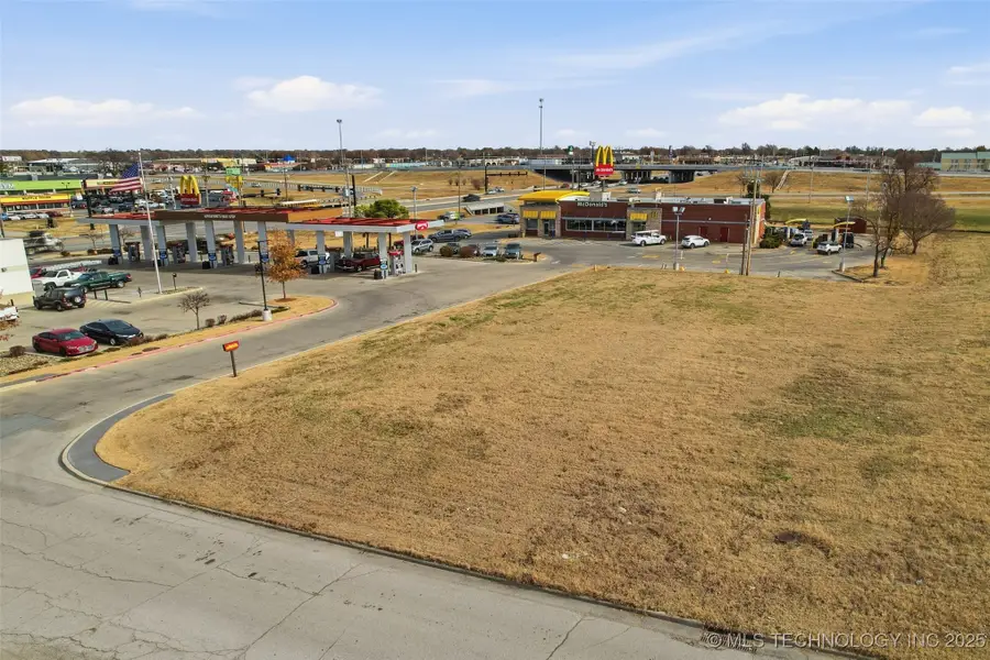 213 S Dogwood Street, Owasso, OK 74055 - #2